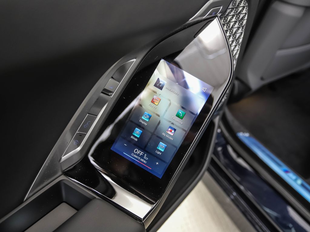 Thumbnail: 2025 BMW 7 Series - 23