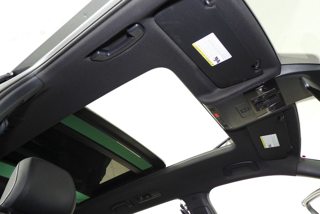 Thumbnail: 2024 Volkswagen Tiguan - 16