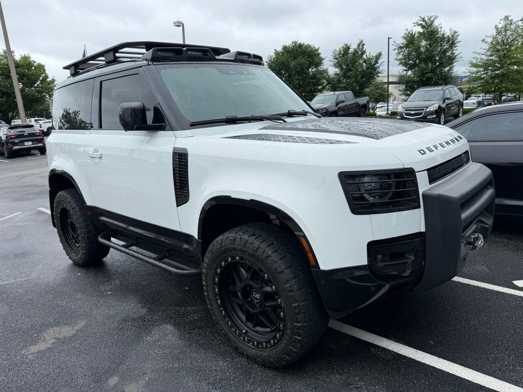 White 2023 Land Rover Defender 90 X-Dynamic SE AWD SUV / Crossover All-Wheel Drive 8-Speed Automatic