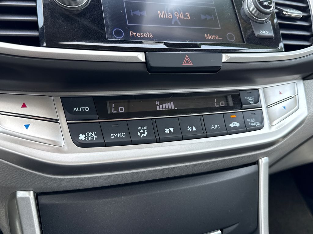 Used 2014  Honda EX-L image 20