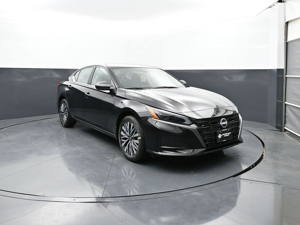 Super Black Clearcoat 2026 Nissan Altima 2.5 SV AWD Sedan All-Wheel Drive Continuously Variable Transmission