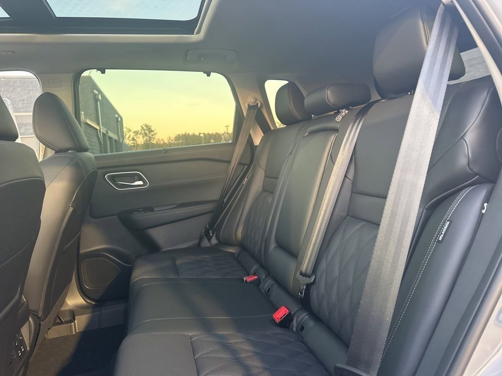 2025 Boulder Gray Pearl Nissan Rogue Platinum FWD SUV
