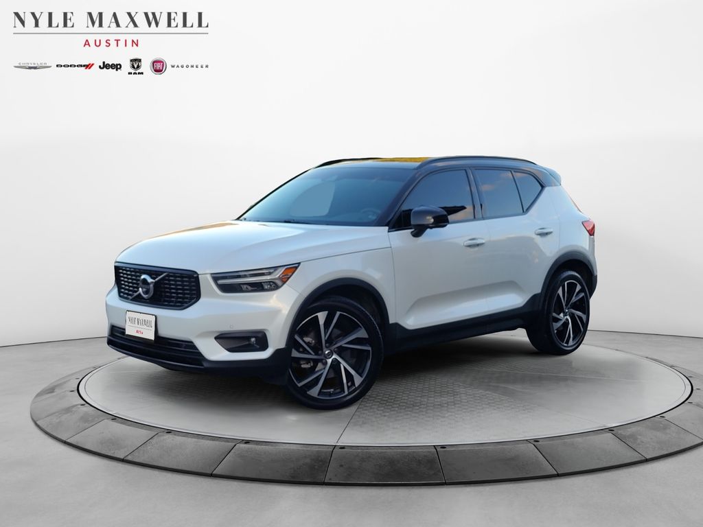 Used Car 2022 Volvo Xc40  R-design For Sale Under $30,000 In Austin, Texas