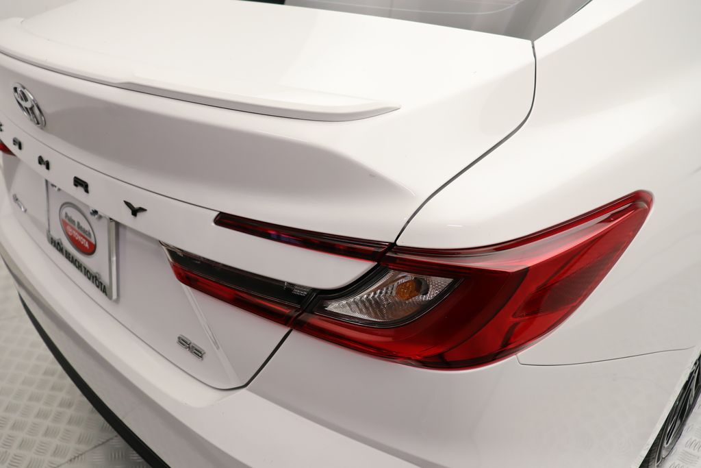 Thumbnail: 2025 Toyota Camry - 9