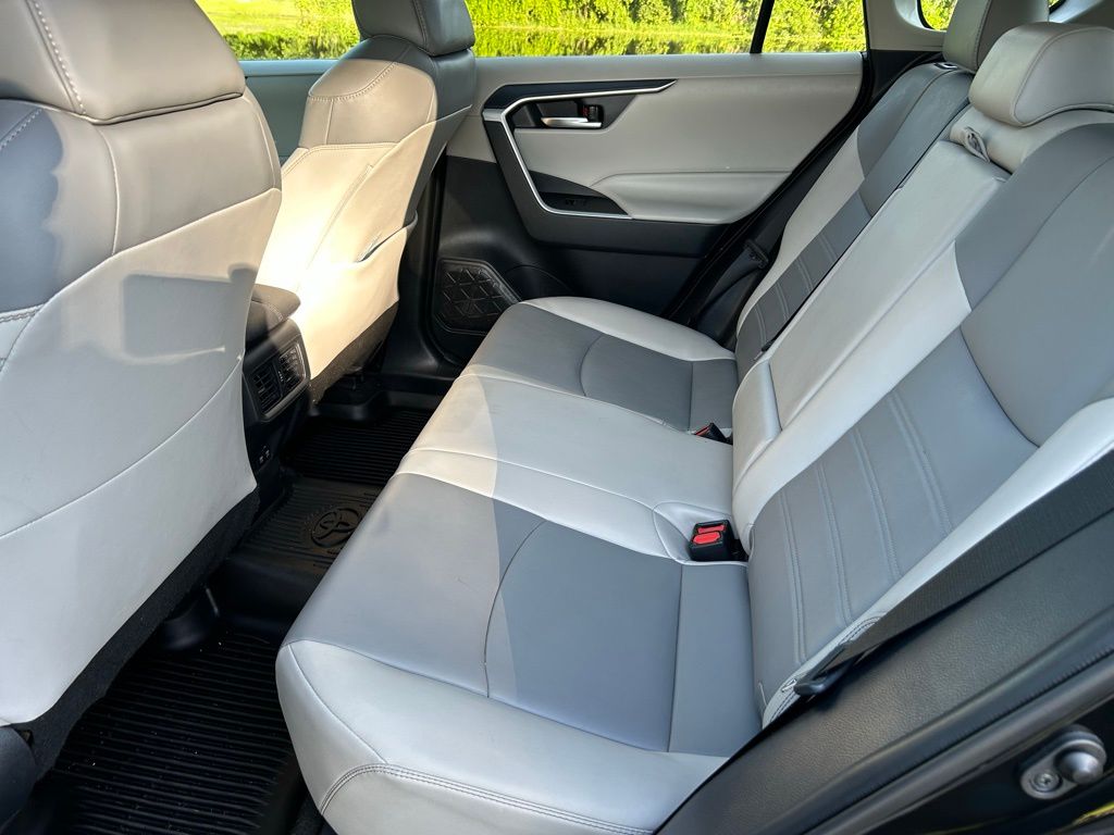 Thumbnail: 2020 Toyota RAV4 - 13