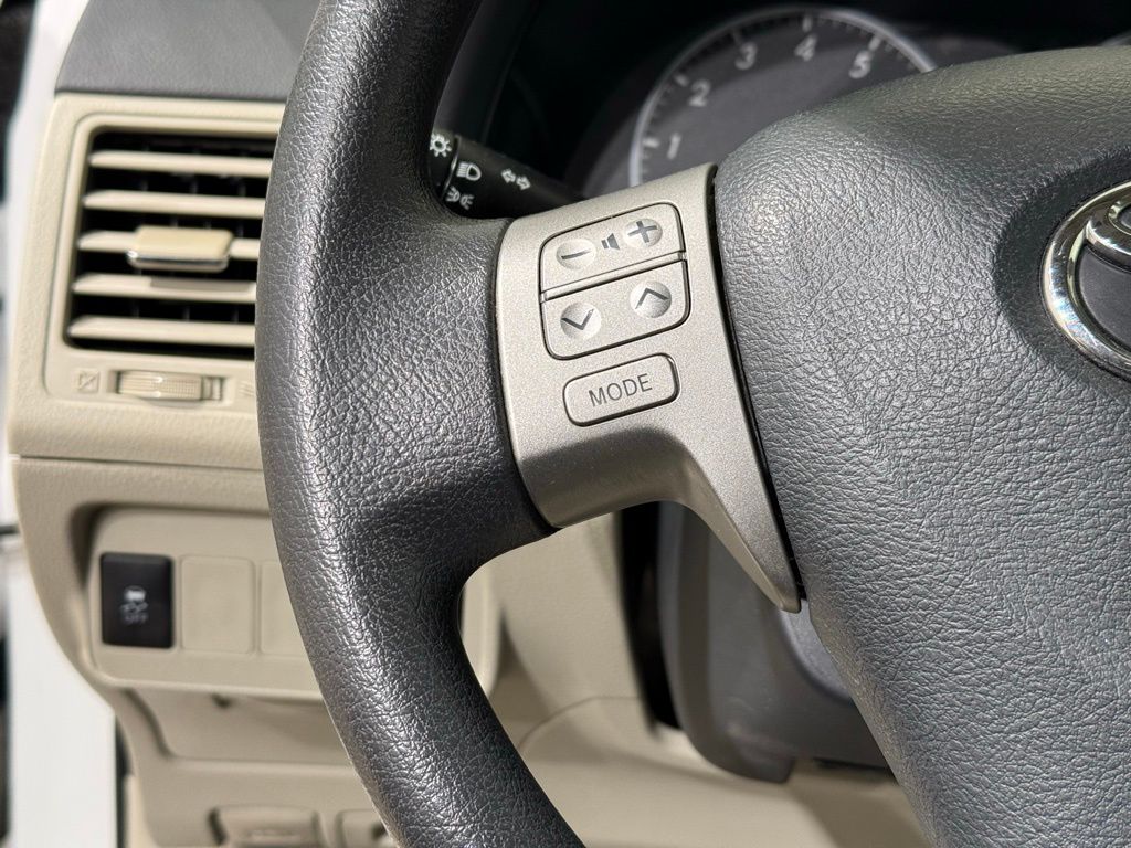 Thumbnail: 2013 Toyota Corolla - 21