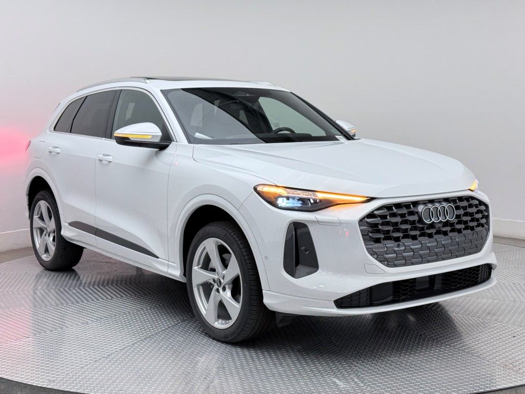 Thumbnail: 2025 Audi Q5 - 4