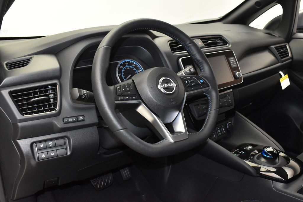 Thumbnail: 2024 Nissan Leaf - 16