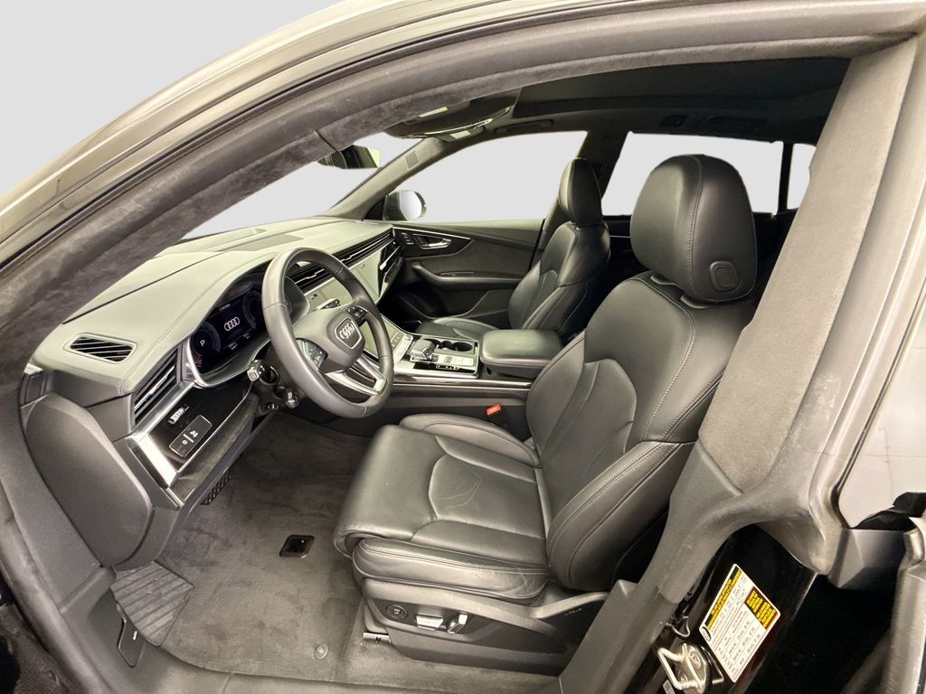 Thumbnail: 2020 Audi Q8 - 18