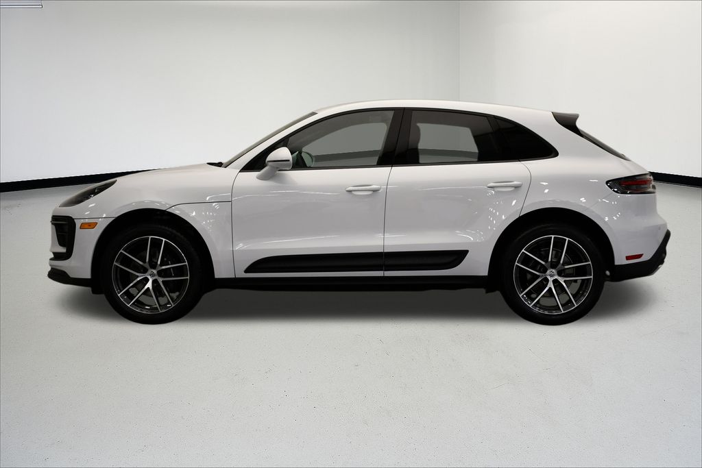 Thumbnail: 2026 Porsche Macan - 2