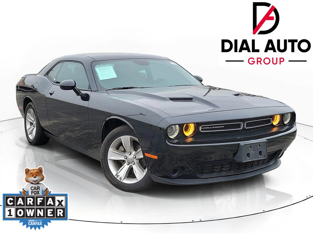 Pitch Black Clearcoat 2023 Dodge Challenger SXT RWD Coupe Rear-Wheel Drive 8-Speed Automatic