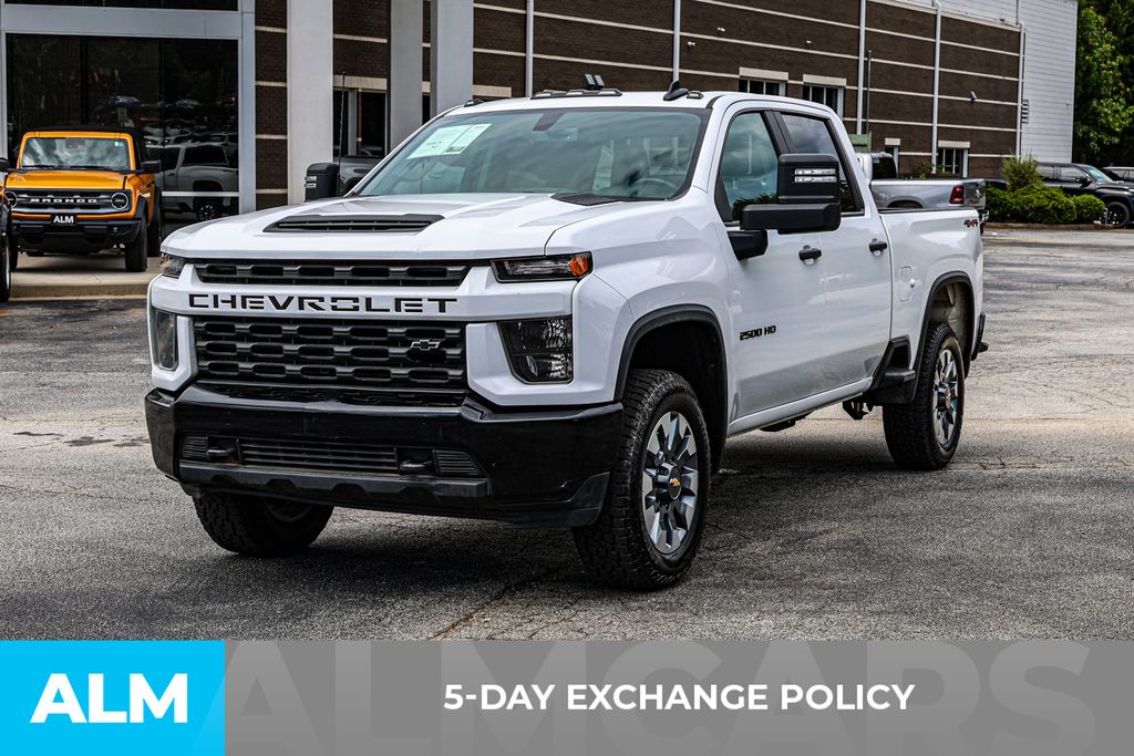 2023 Chevrolet Silverado 2500HD Custom photo 3