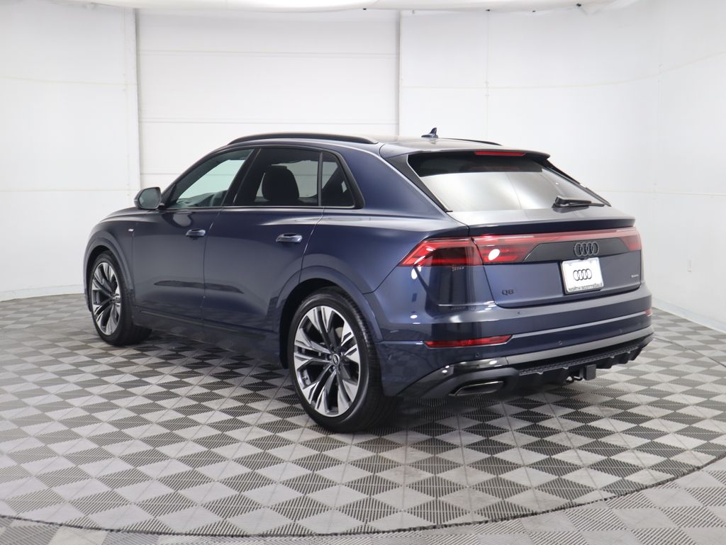 Thumbnail: 2025 Audi Q8 - 7