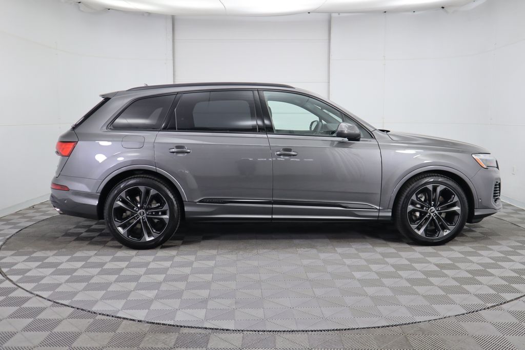 2025 Audi Q7  4
