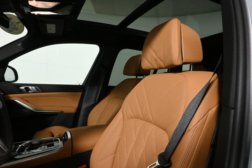 Thumbnail: 2026 BMW X5 - 16