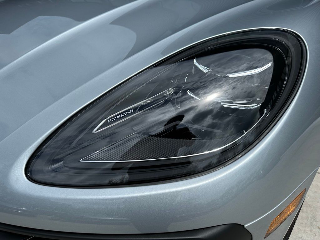 Thumbnail: 2025 Porsche Macan - 13