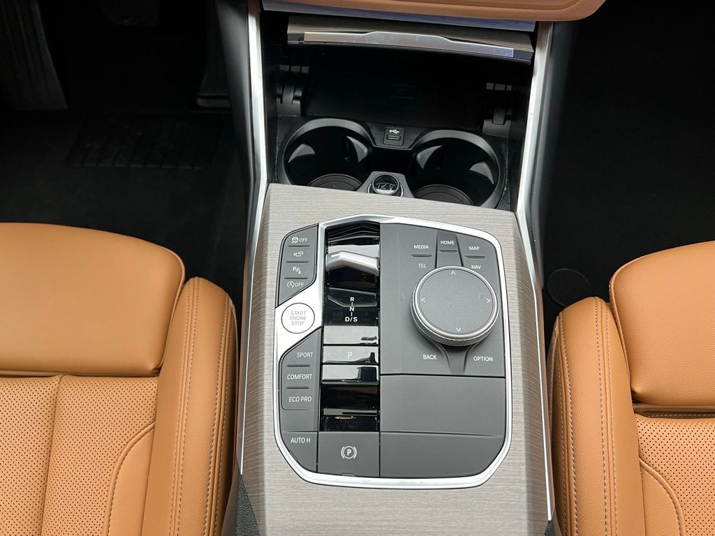 Thumbnail: 2025 BMW 3 Series - 12