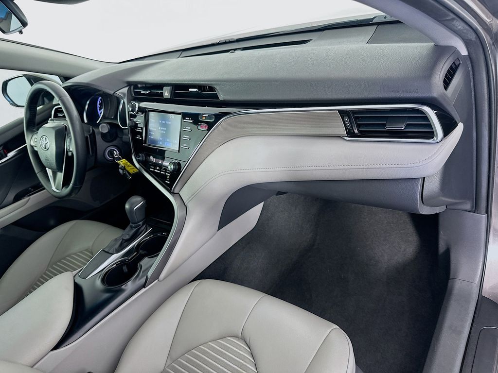 Thumbnail: 2018 Toyota Camry - 28