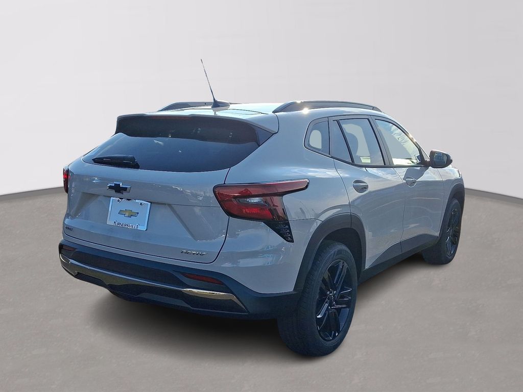 Thumbnail: 2026 Chevrolet Trax - 4