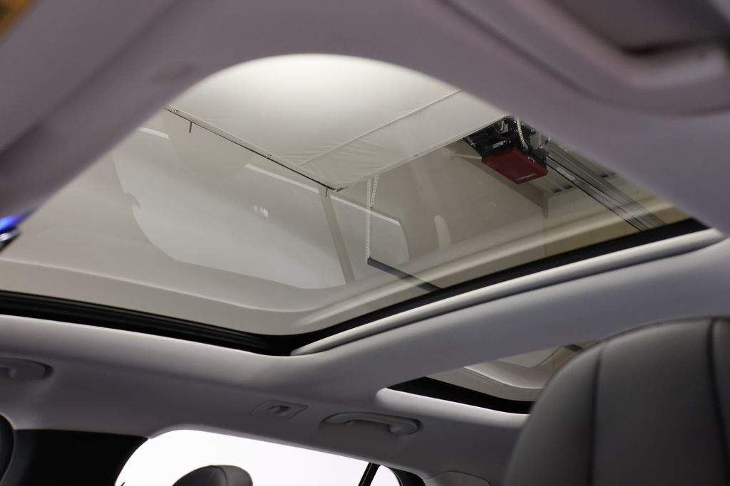 Thumbnail: 2026 Mercedes-Benz E-Class - 17