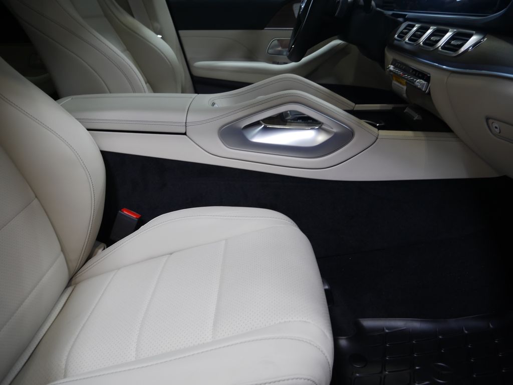 Thumbnail: 2026 Mercedes-Benz GLE - 31