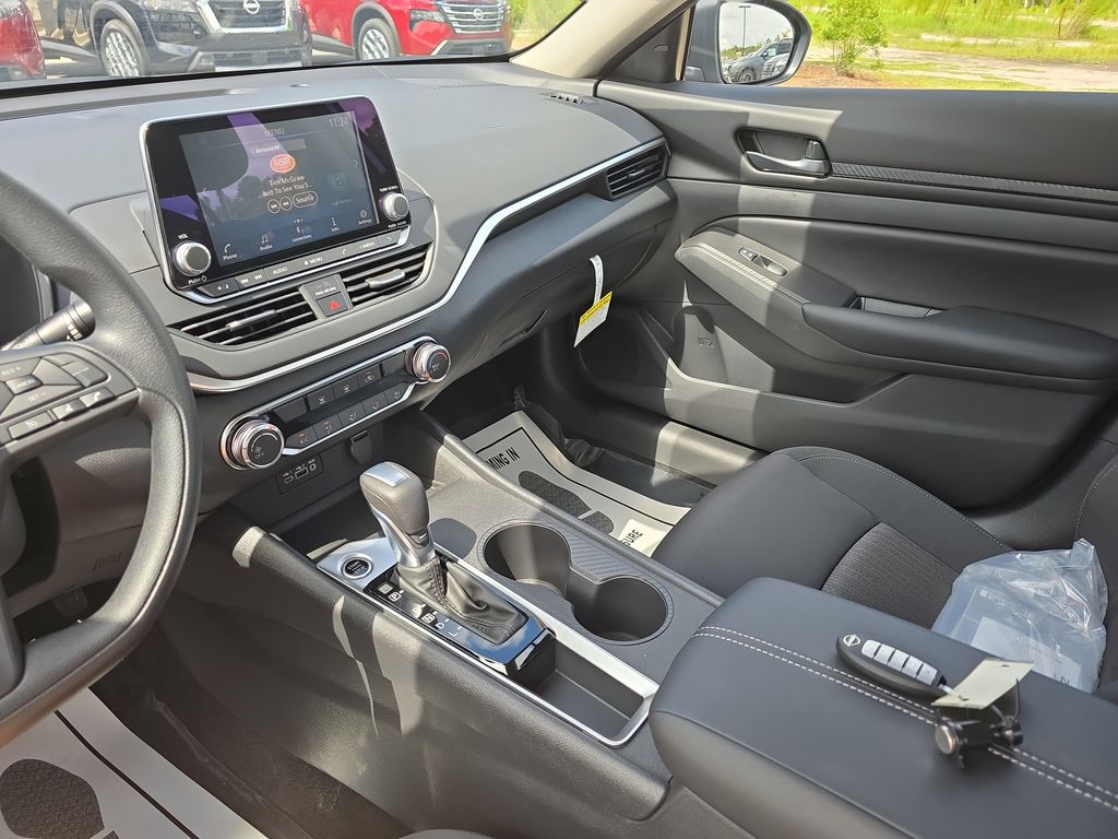 2025 Brilliant Silver Metallic Nissan Altima 2.5 S FWD Sedan
