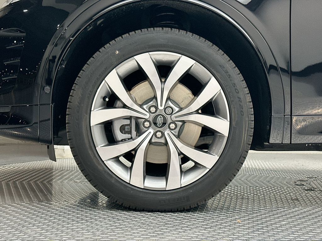 Thumbnail: 2026 Land Rover Discovery Sport - 5