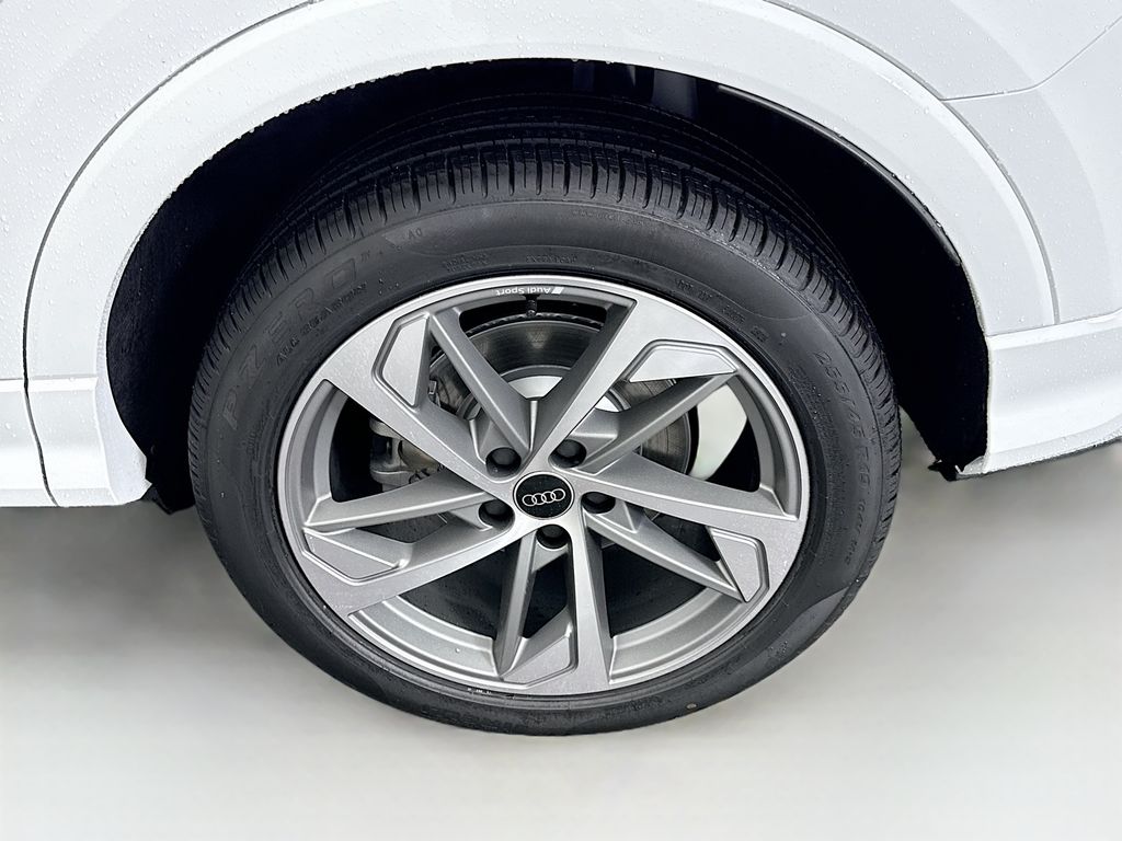 Thumbnail: 2025 Audi Q3 - 30