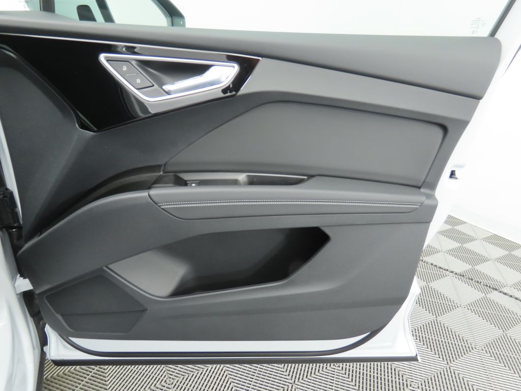 2025 Audi Q4 e-tron  25