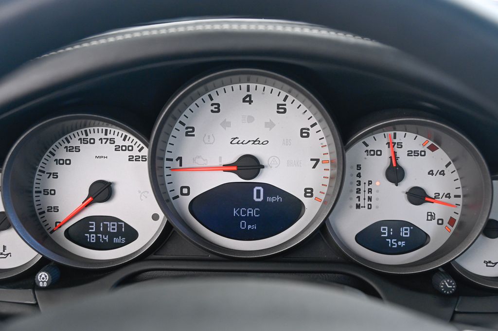 Thumbnail: 2009 Porsche 911 - 32