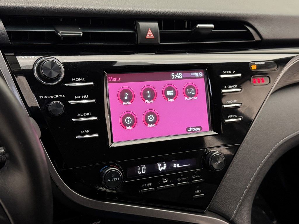 2019 Toyota Camry SE 26