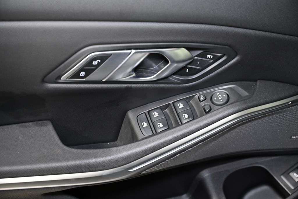 Thumbnail: 2023 BMW 3 Series - 22