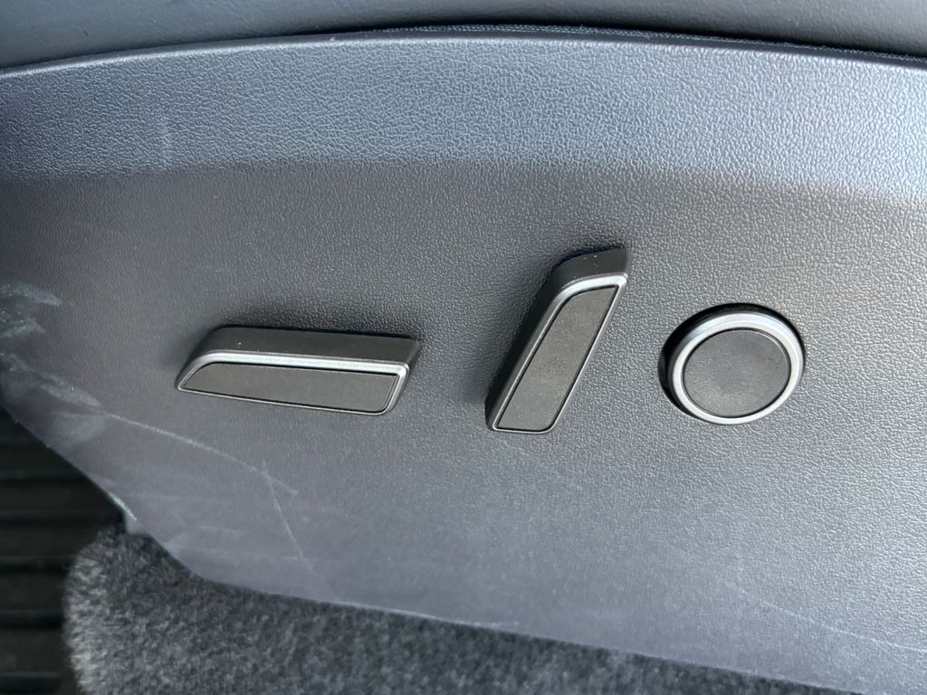 Thumbnail: 2024 Tesla Model Y - 18