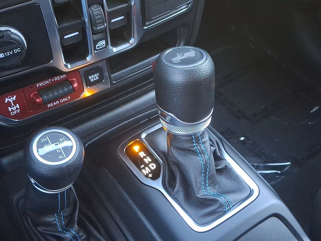 Thumbnail: 2022 Jeep Wrangler - 14