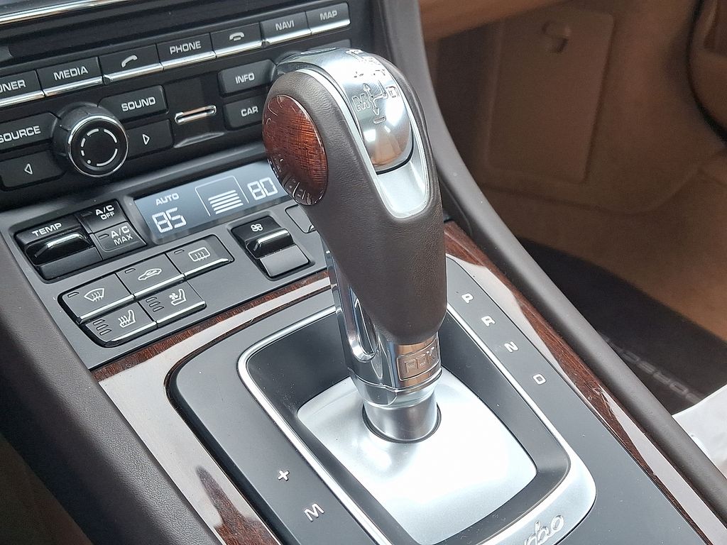 Thumbnail: 2016 Porsche 911 - 15