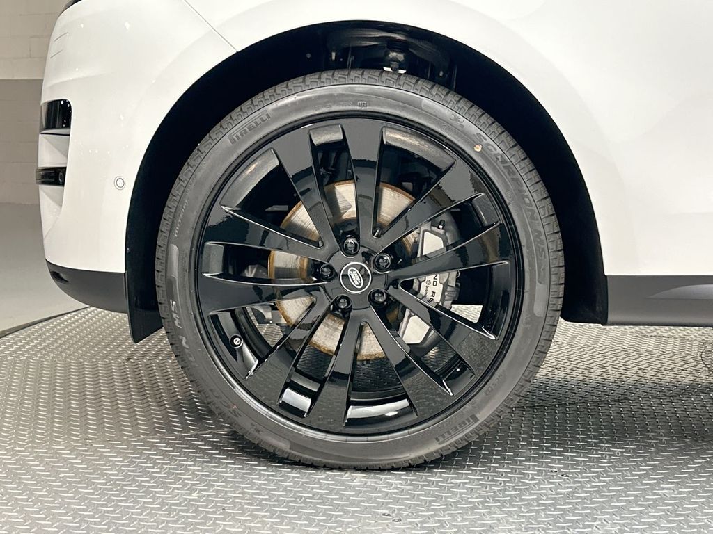 2025 Land Rover Range Rover Sport SE 4