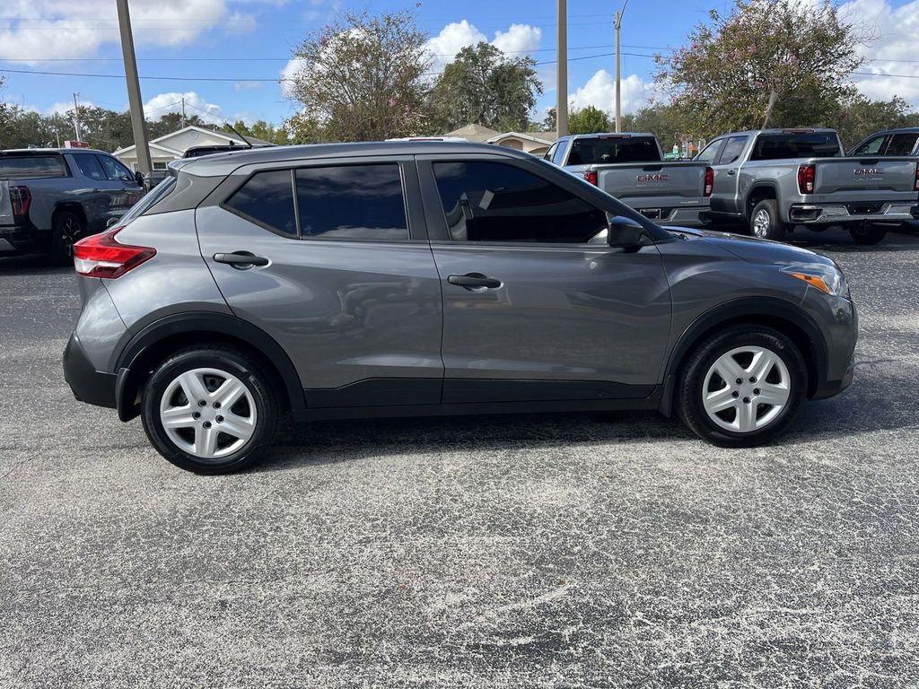 2020 Nissan Kicks S 4