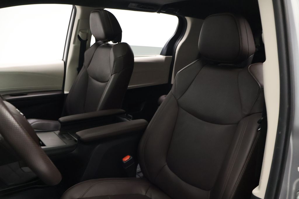 Thumbnail: 2024 Toyota Sienna - 13