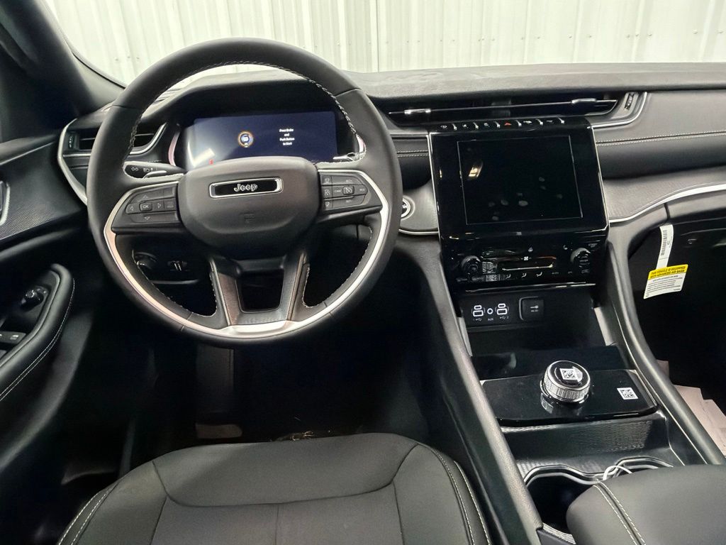 2026 Jeep Grand Cherokee Laredo X - 11