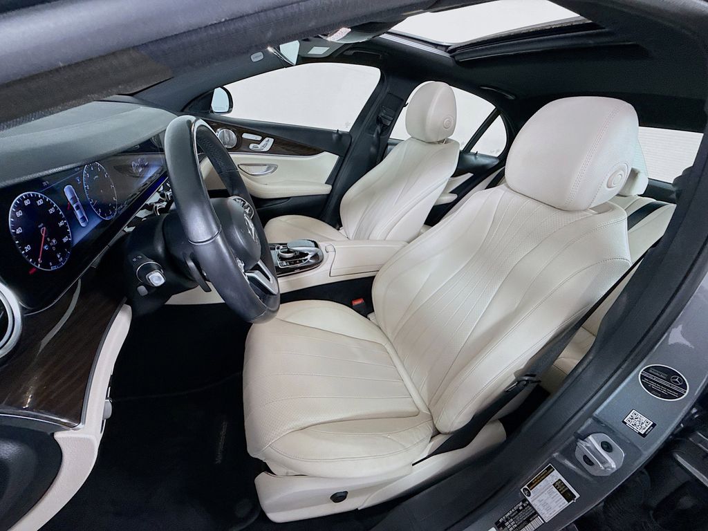 Thumbnail: 2019 Mercedes-Benz E-Class - 19