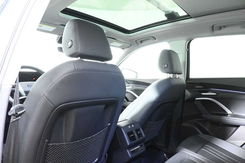 Thumbnail: 2025 Audi Q5 - 31
