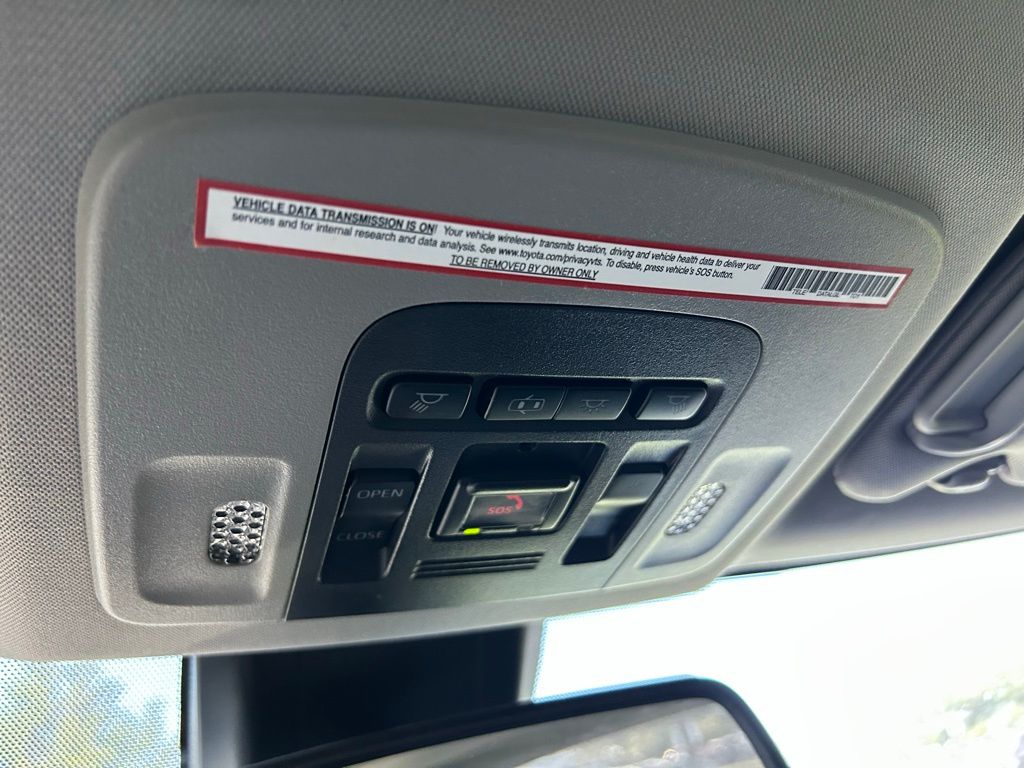2020 Toyota Camry SE 29
