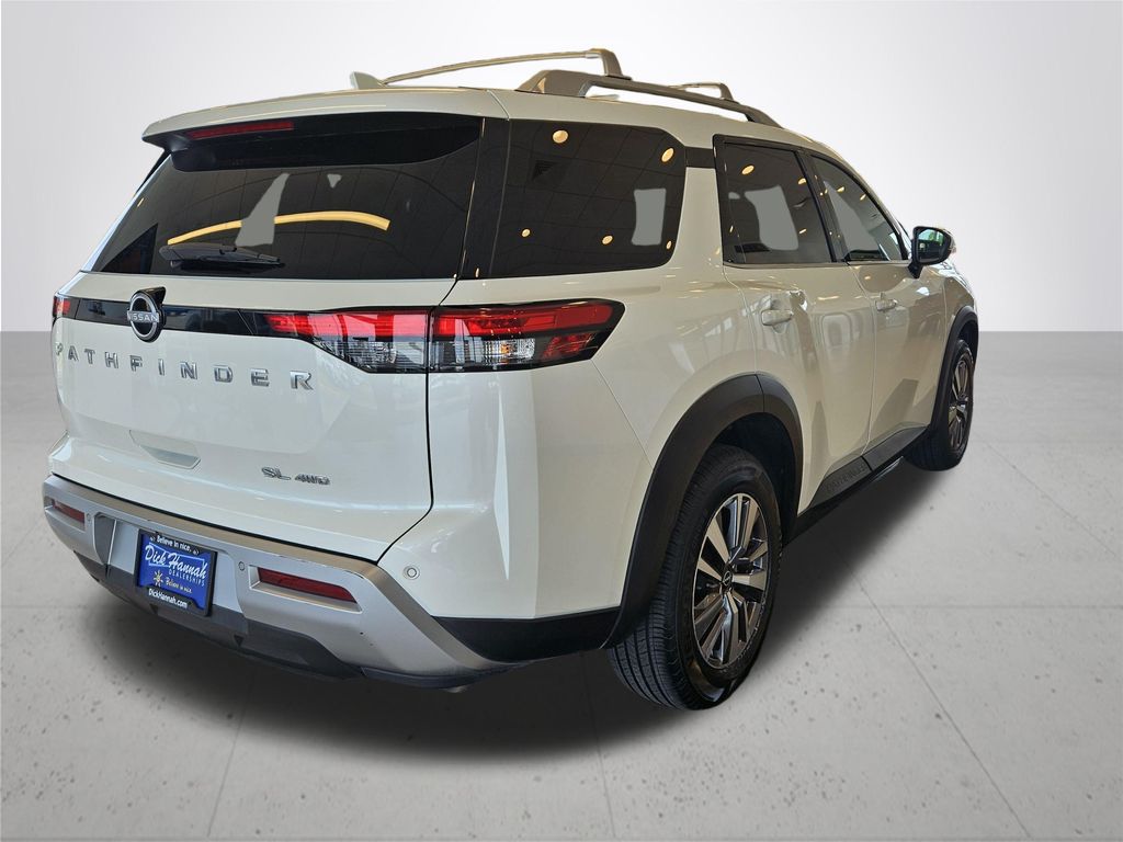 2023 Nissan Pathfinder SL