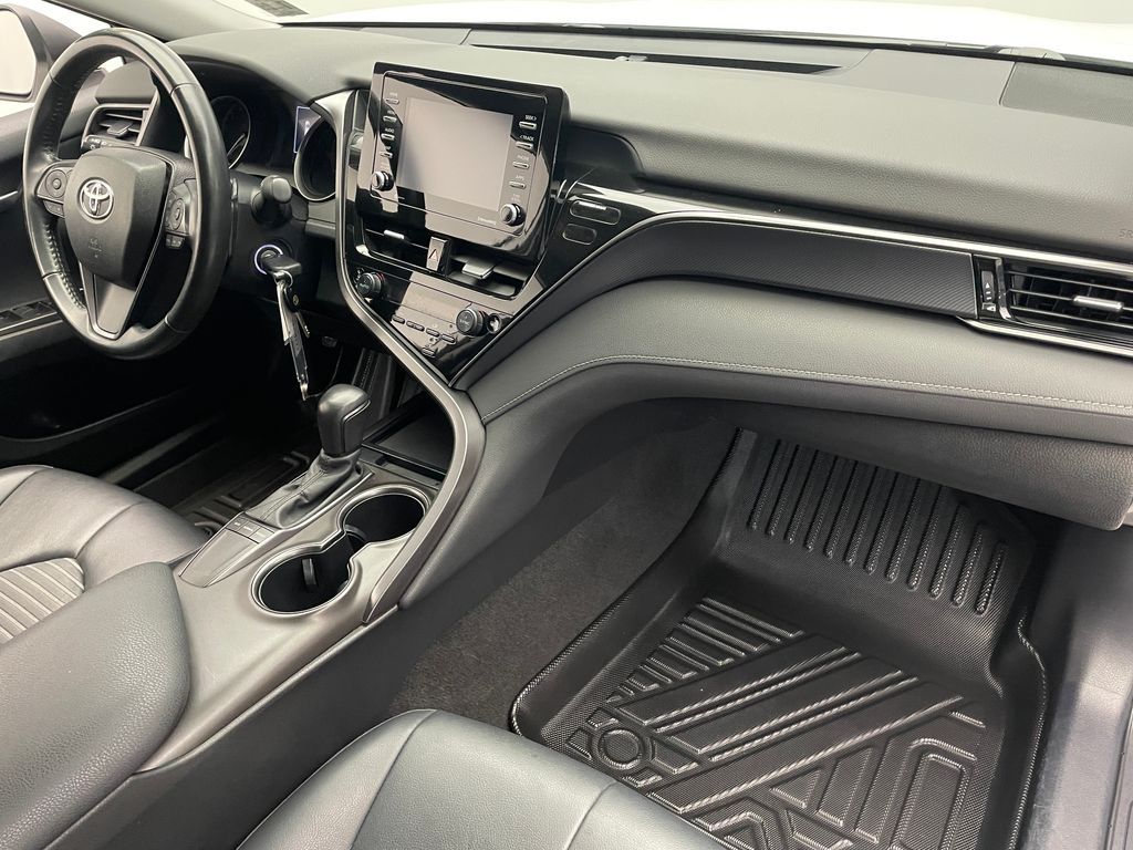 2023 Toyota Camry SE 16