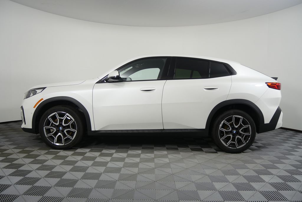 Thumbnail: 2024 BMW X2 - 6