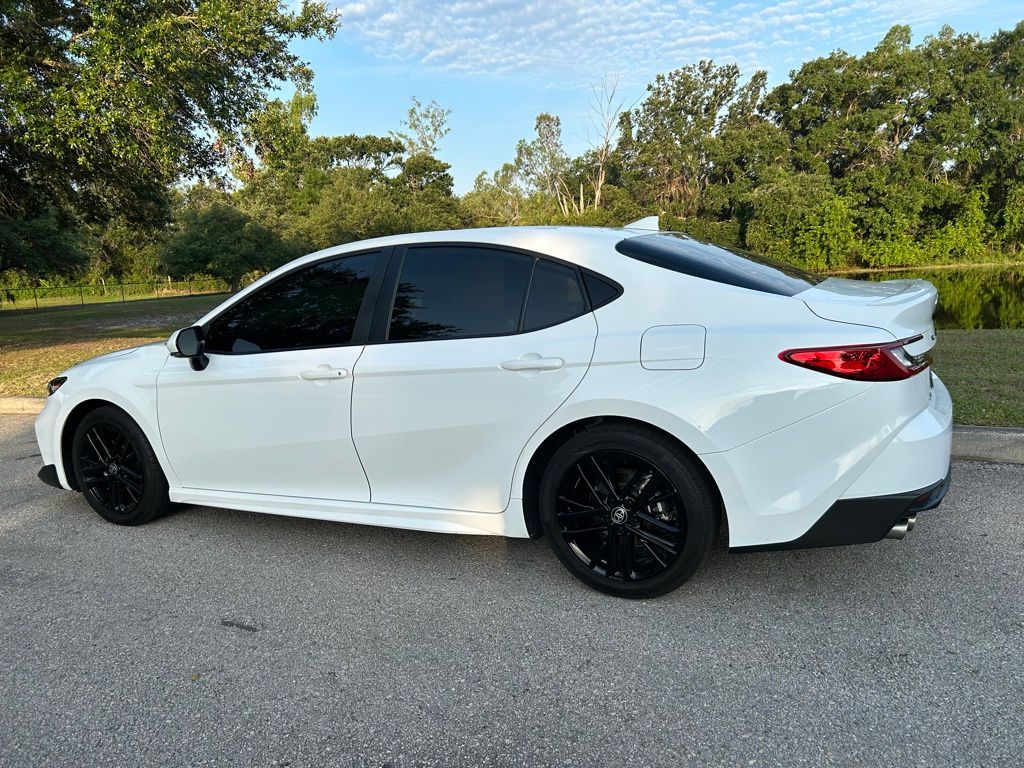 2025 Toyota Camry SE 3