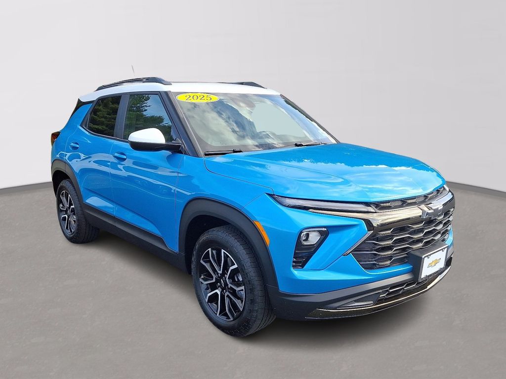 Thumbnail: 2025 Chevrolet TrailBlazer - 3