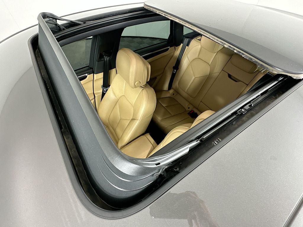 Thumbnail: 2018 Porsche Macan - 22