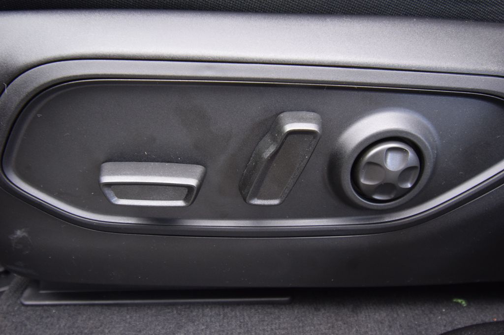 new 2025 Jeep Grand Cherokee car, priced at $50,186