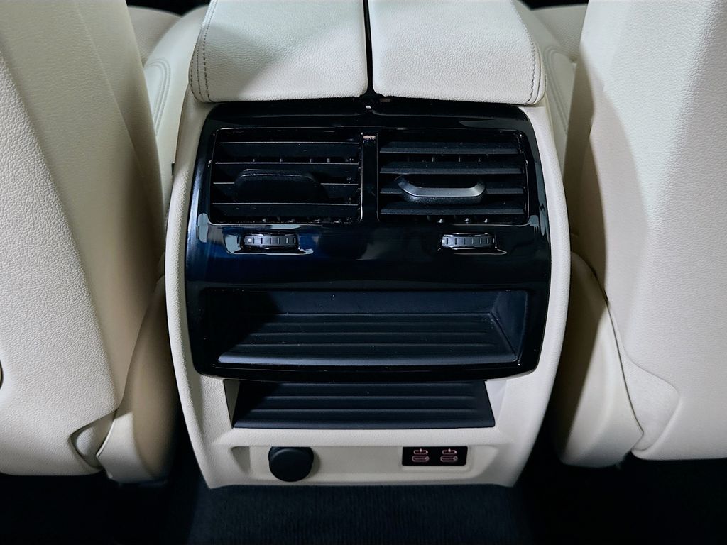 Thumbnail: 2023 BMW 5 Series - 26